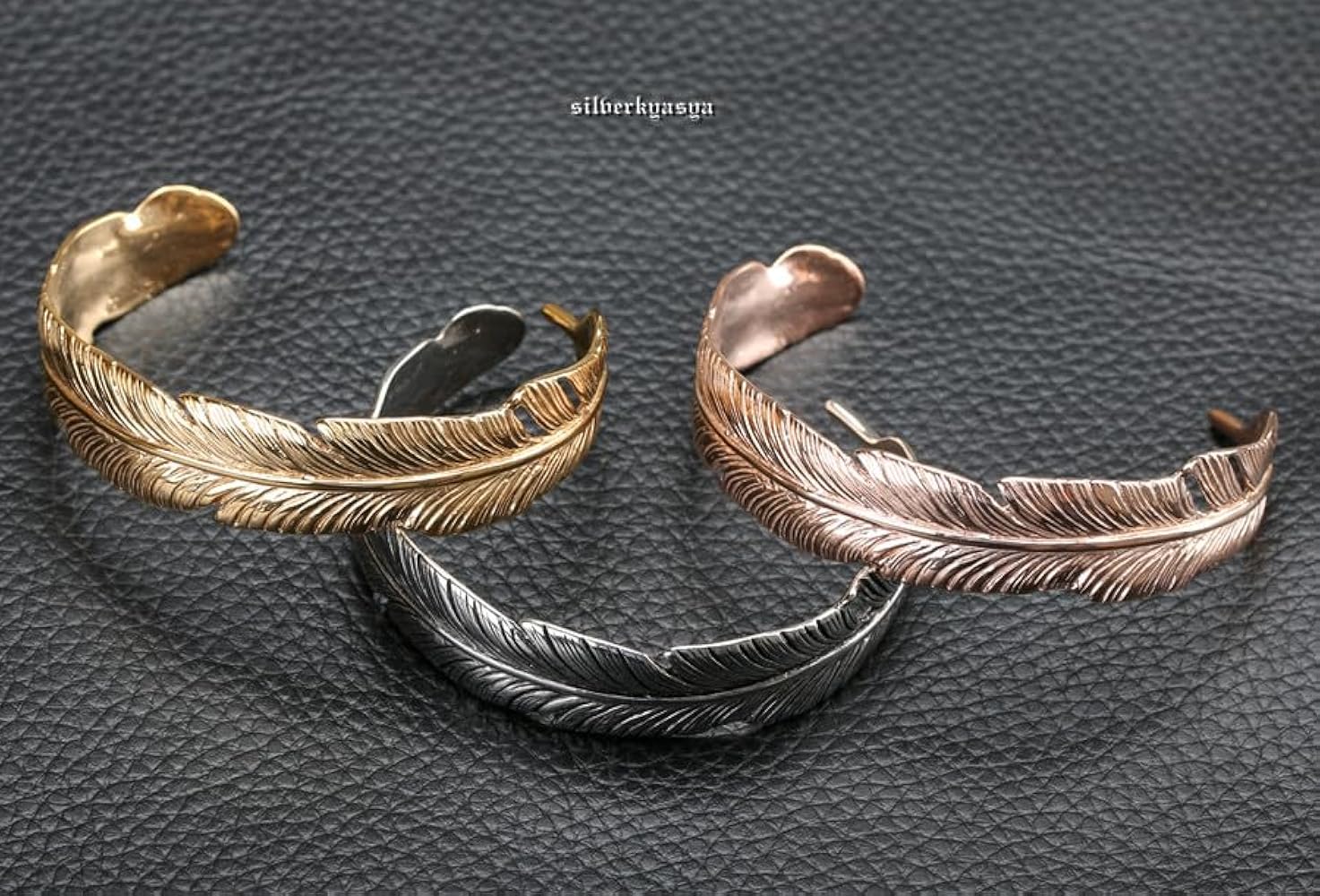 Amazon | 「silverKYASYA」ステンレス素材 フェザーバングル ゴールド Amazon | 「silverKYASYA」ステンレス素材 フェザーバングル ゴールド